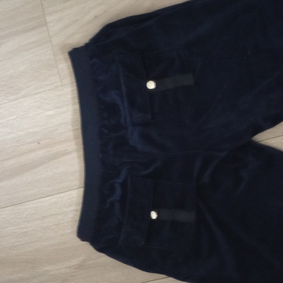 Tracksuit - Picture 6 of 8